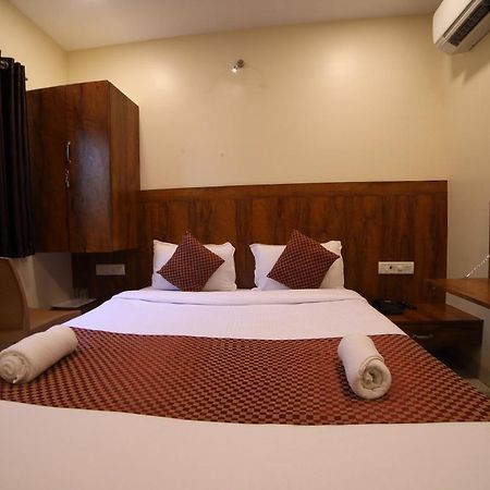 Oyo 8757 Prakash Inn Bombay Exterior foto